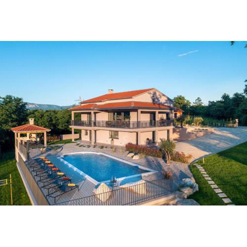Luxury Villa Santa Cruz with XL pool and Jacuzzi