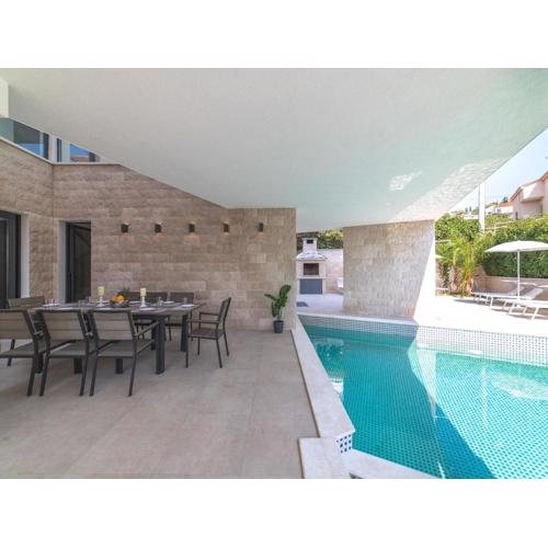 Luxury Villa Trogir 3 with private pool, jacuzzi and gym by the beach on Ciovo - Okrug Donji