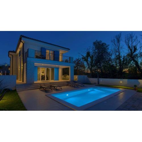 Luxury Villa Valentina with SPA zone and outdoor pool, near the sea