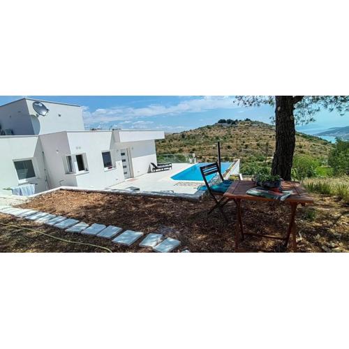 Luxury villa with a swimming pool Seget Donji, Trogir - 22094