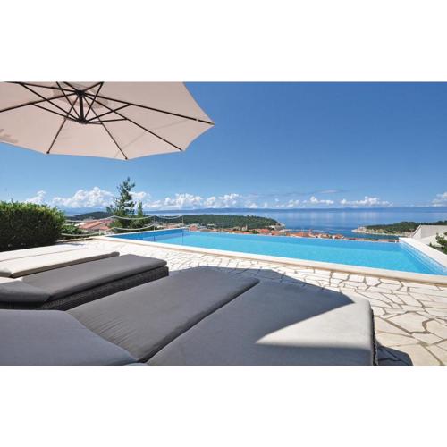 Luxury villa with heated pool, jacuzzi and sauna