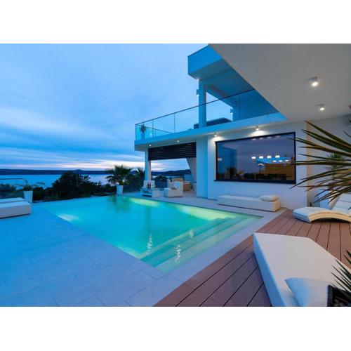 Luxury villa with pool, wellness and sea view