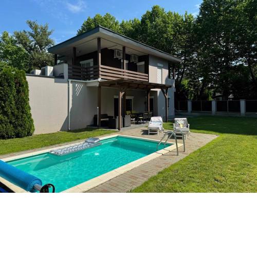 Luxury villa with pool