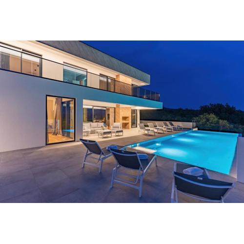 Luxury villa with private pool, sea view, 150m from sea