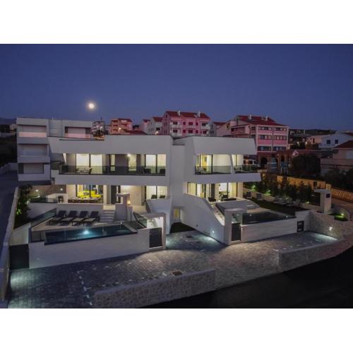Luxury Villas Travera
