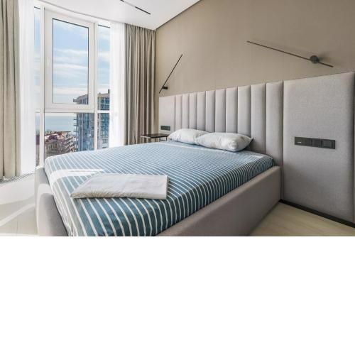 Luxury Waterfront 3-bedrooms Apartment