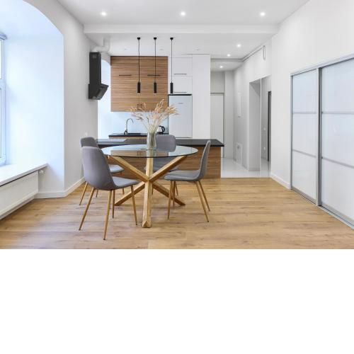 Lviv City Center - Light Apartment