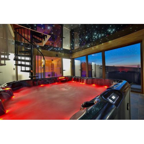 Maciejowe Wzgórze Domek z dwoma niezależnymi apartamentami ze SPA - Sauna, Jacuzzi, Tężnia, Izba Solna i Solankowa, Balia na wyłączność z hydromasażami