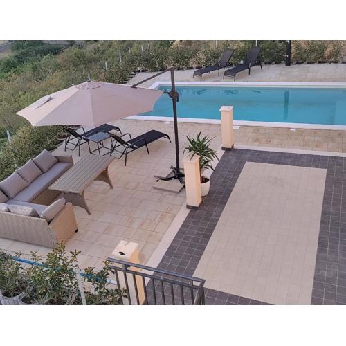 Magi House with pool