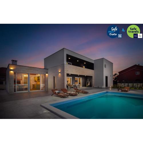 Magnificent Luxury Villa Dominic