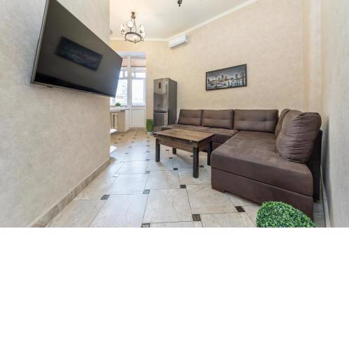 Maidan, Khreschatyk 3BR