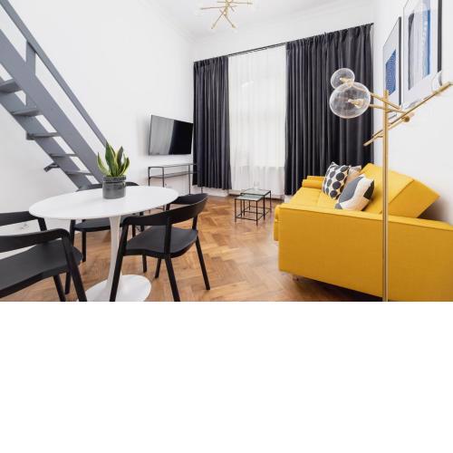 Main Square - Modern Apartment - 7 Gertrudy street