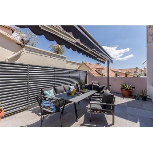 Main Square Duplex with Rooftop Terrace