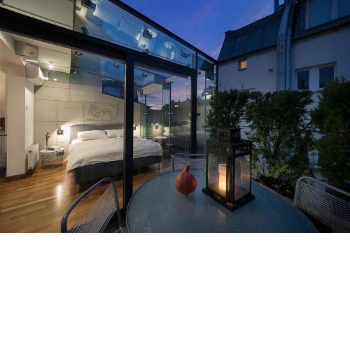 Main Square Studio with TERRACE & Air condition