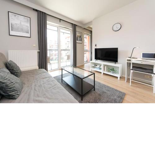 Main Trainstation one bedroom AC p4you pl