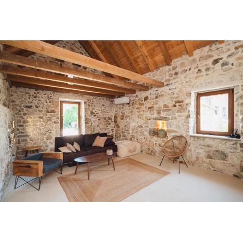 Maison Laurel - Beautiful Stone Estate With Private Pool, Near Split and Omiš