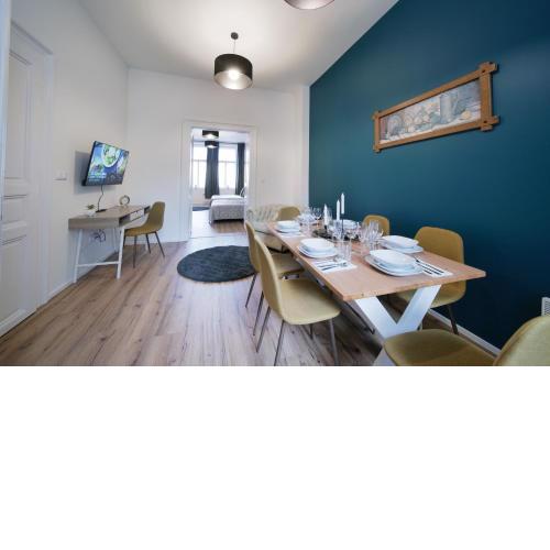 Majestic Square View Residence