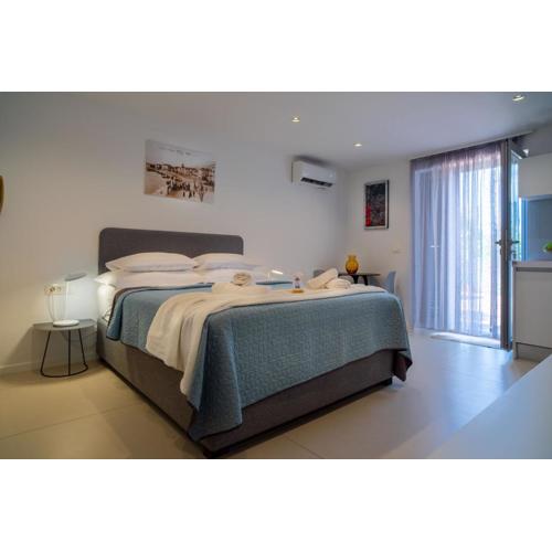 Makarska City Center Apartments