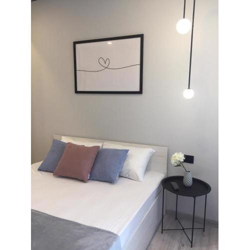 MAKSIM Modern Apartment