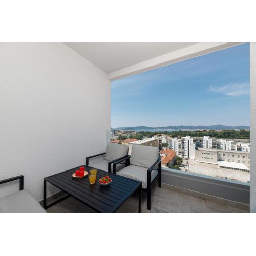 MALO Zadar Center - Rooftop, WiFi, Parking