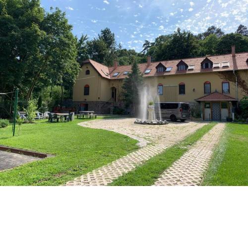 Manor House on the Danube Bend