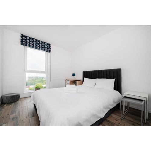 Manufaktura Comfort Apartment by BookingHost