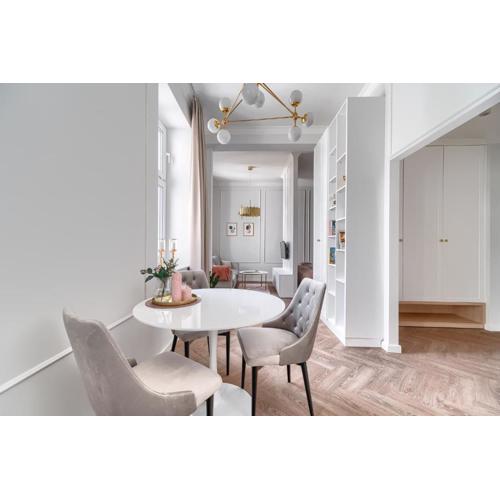 MARGI Aura LUX LARGE and VERY GLAM Studio