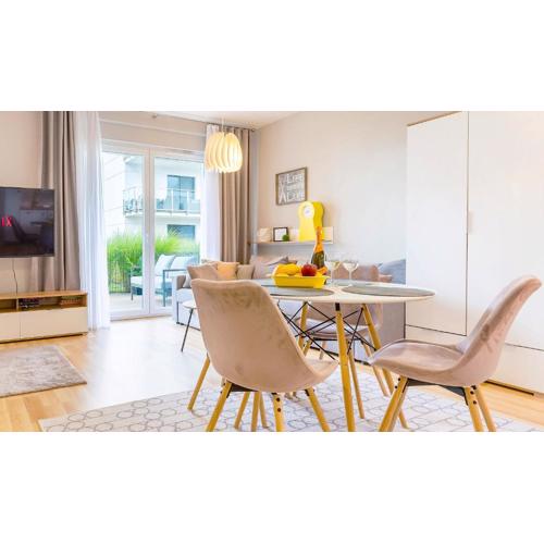 Marina Apartment - przy jeziorze, taras, TV55\