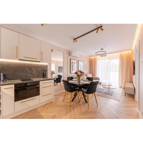 Marina Elegance Kołłątaja 7A- by Perłowa Przystań Rent