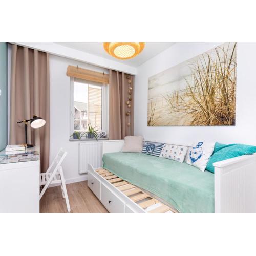Marine Apartment 9B by Noclegi Renters