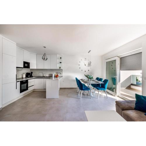 Marko - New sea view apartment with free parking