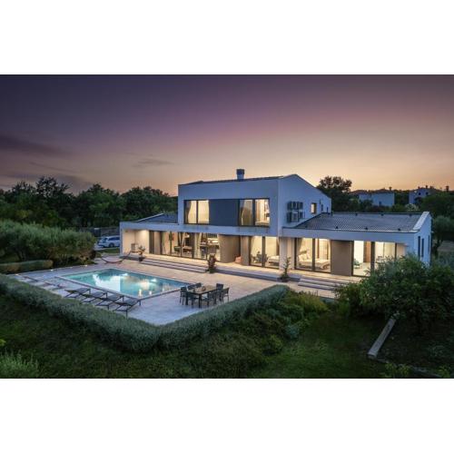 Martincic residence - 5 stars luxury with pool heating on 4000m2