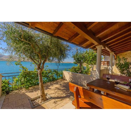 Marva Cliff Apartments
