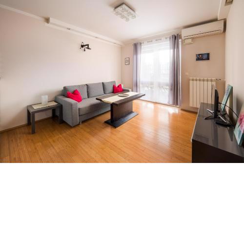 Marywilska 67 Inviting Apartment