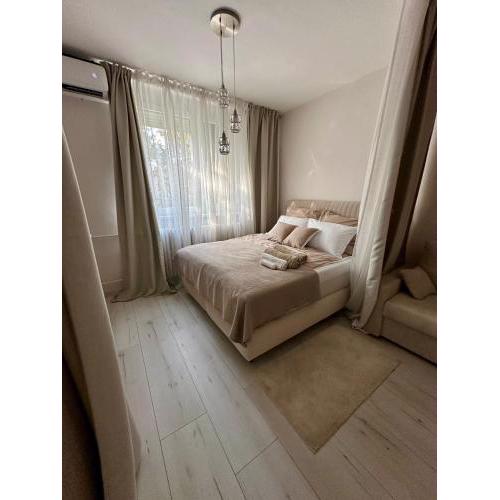 Mate Gold Apartment II