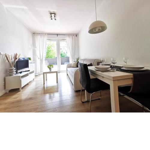 Matejki Apartment ~ Self Check-In 24 ~ Parking