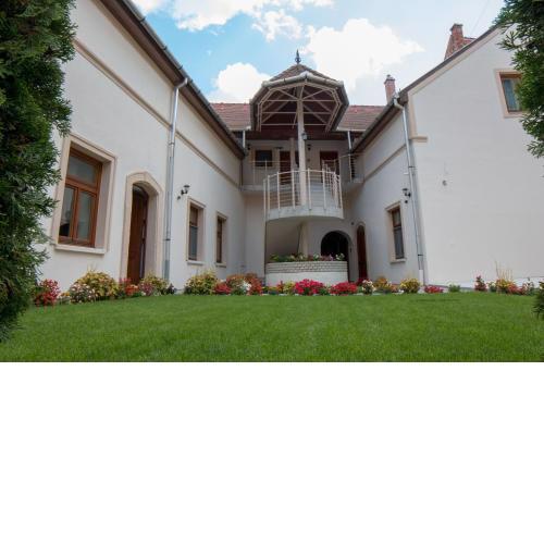 Mecset Apartman