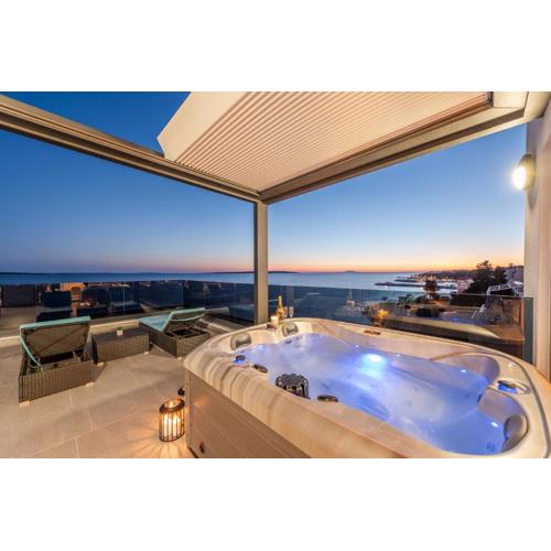Mediteran luxury penthouse with jacuzzi
