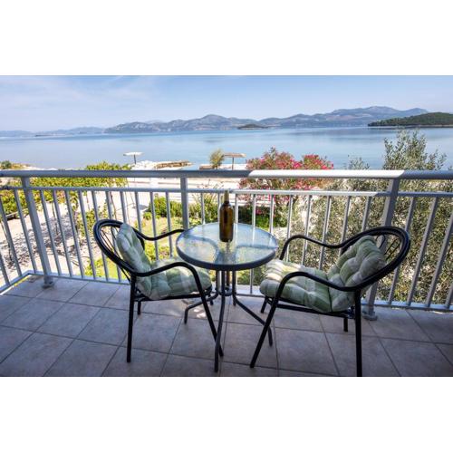 Mediterranean Seaside Apartments - Deak