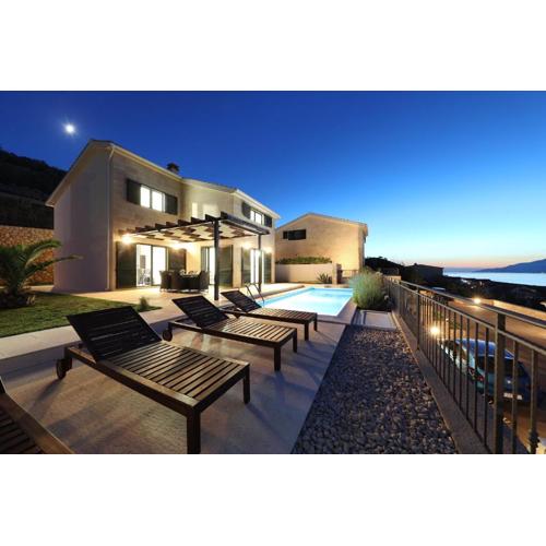 Mediterranean villa with pool, beach, panoramic view - by TRAVELER tourist agency Krk - ID 2509