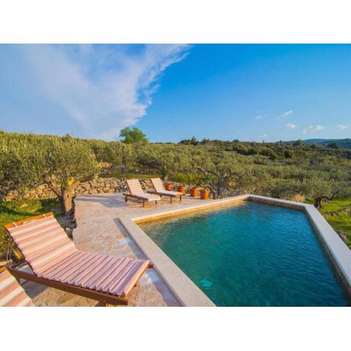 Mediterranean Villa With Pool