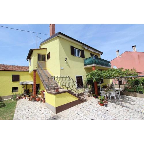 Mediterranes Apartment nur 15 Minuten zum Zentrum in ruhiger Wohngegend