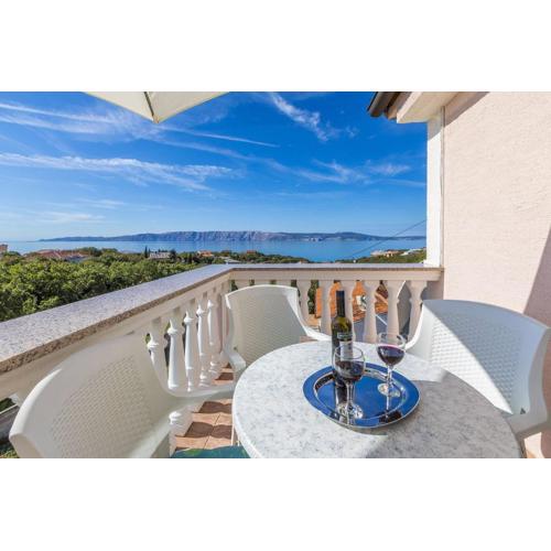 Mediterranes Apartment nur 470 Meter zum Strand mit Meerblick, Babybett, Grill