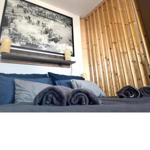 MEGA SALE - BOOK NOW - Corvin Royal Apartments