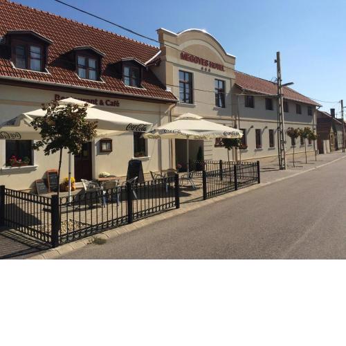 Meggyes Hotel