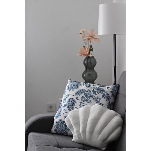 Mell`s apartment - BLUE