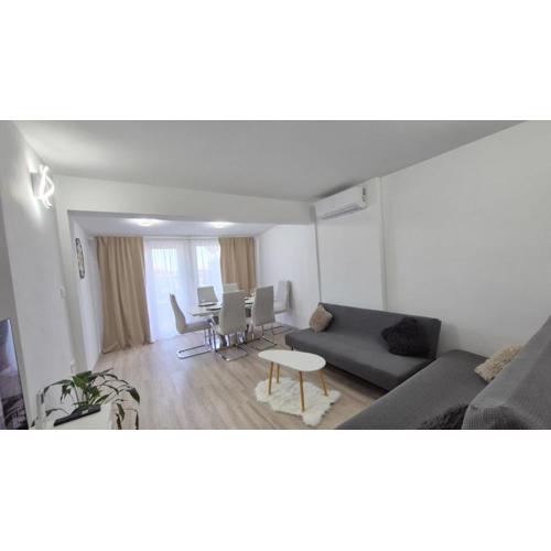 Meressa Leonardo Apartment