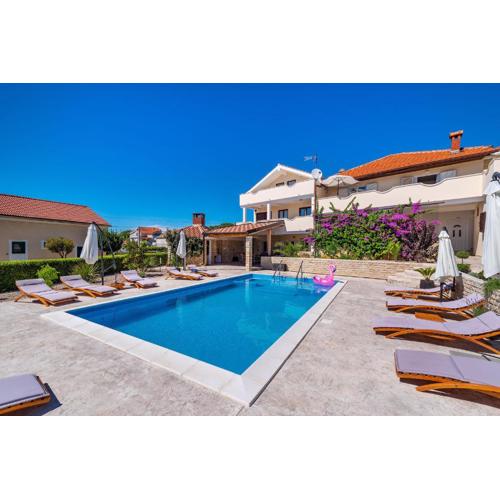 Merita Apartments with Pool