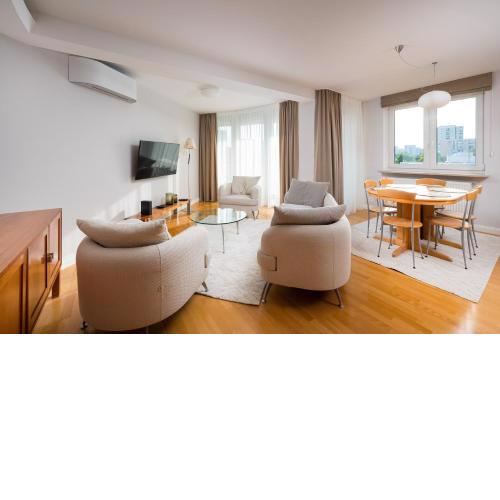 Metro Imielin 2-Bedroom Apartment