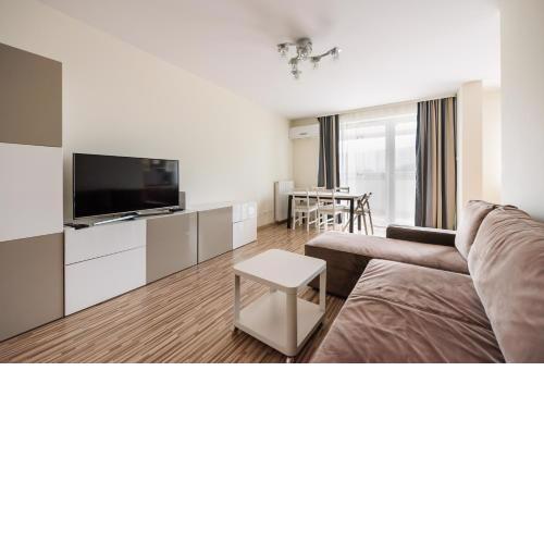 Metro Kondratowicza Spacious Apartment